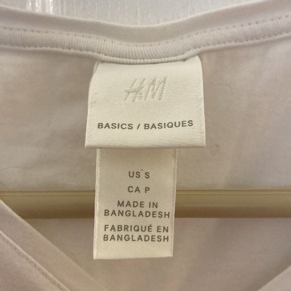H&M white t-shirt. NWOT. Size S. - Picture 3 of 4